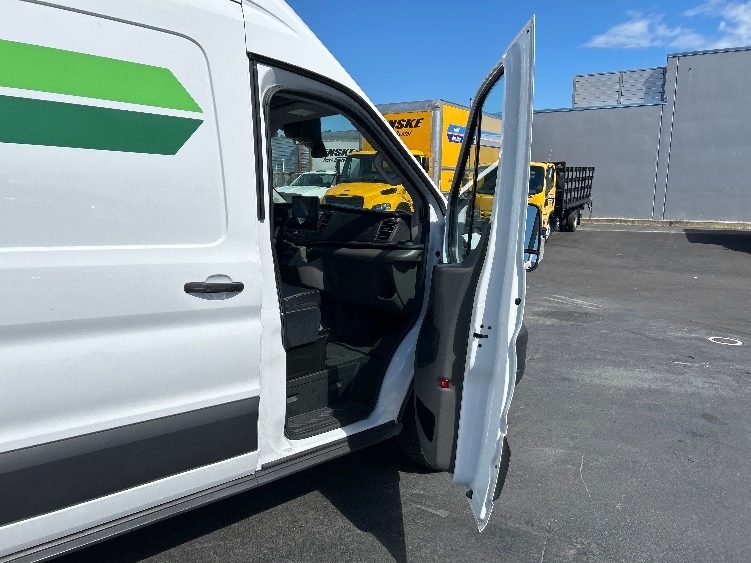 Used 2022 Ford E-Transit 350 - photo 21