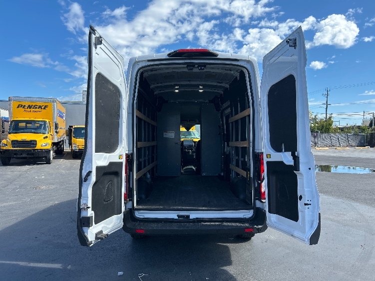 Used 2022 Ford E-Transit 350 - photo 10