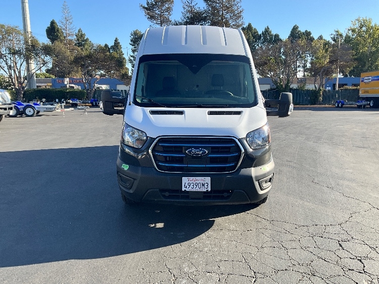 Used 2022 Ford E-Transit 350 - photo 2