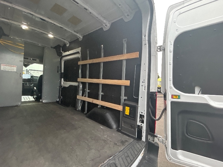 Used 2022 Ford E-Transit 350 - photo 14