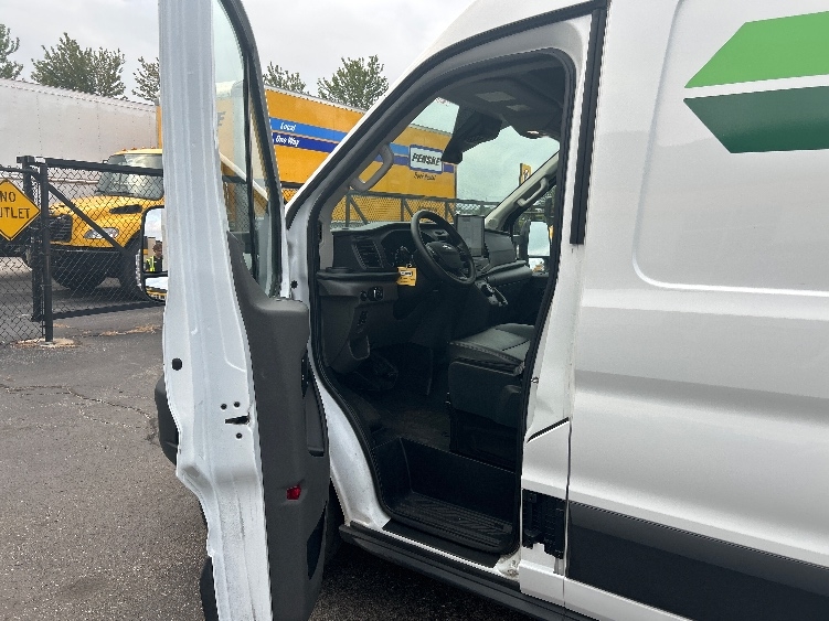 Used 2022 Ford E-Transit 350 - photo 18