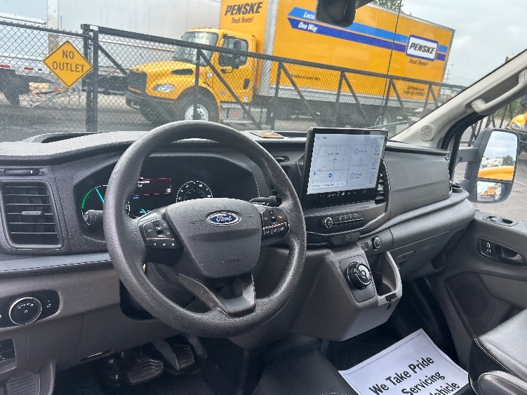 Used 2022 Ford E-Transit 350 - photo 19