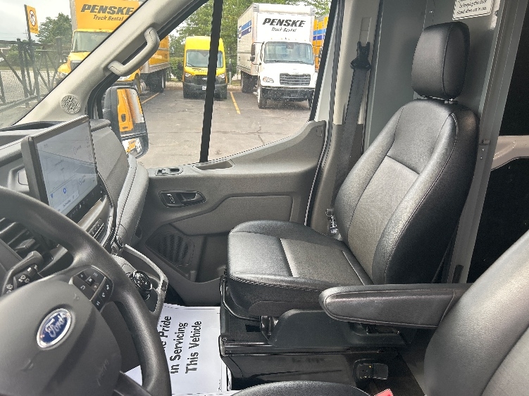 Used 2022 Ford E-Transit 350 - photo 21
