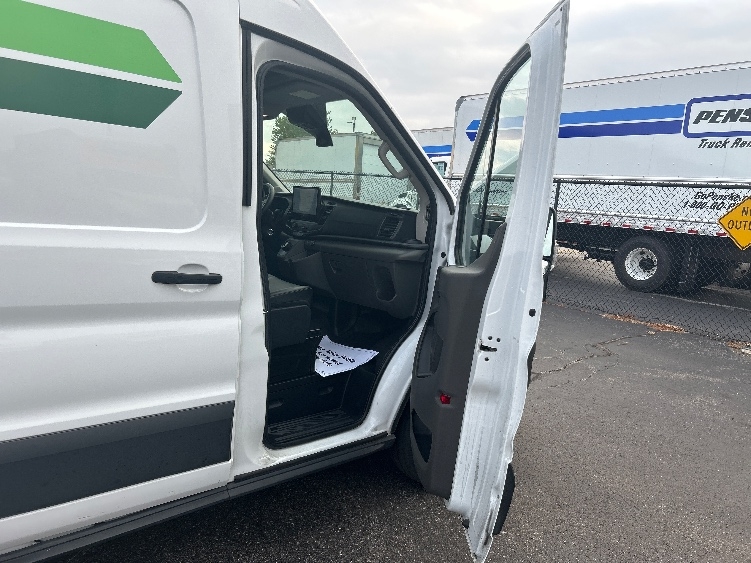Used 2022 Ford E-Transit 350 - photo 22