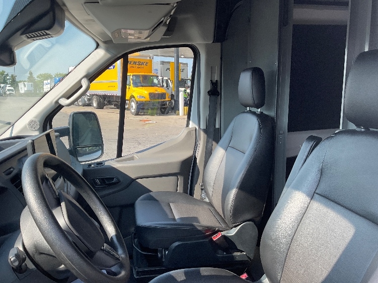 Used 2022 Ford E-Transit 350 - photo 21