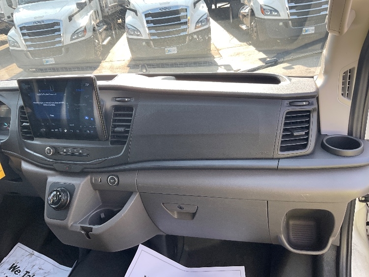 Used 2022 Ford E-Transit 350 - photo 23