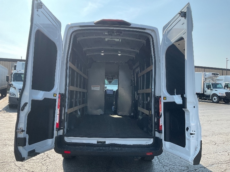 Used 2022 Ford E-Transit 350 - photo 10