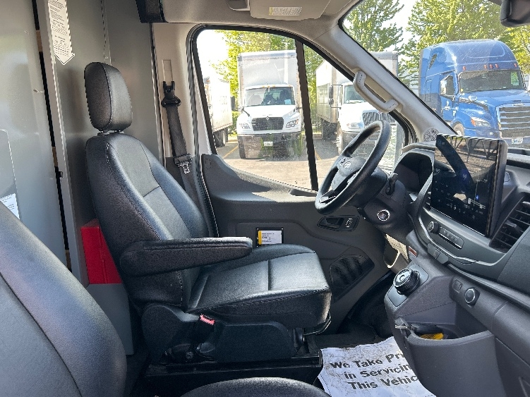 Used 2022 Ford E-Transit 350 - photo 23