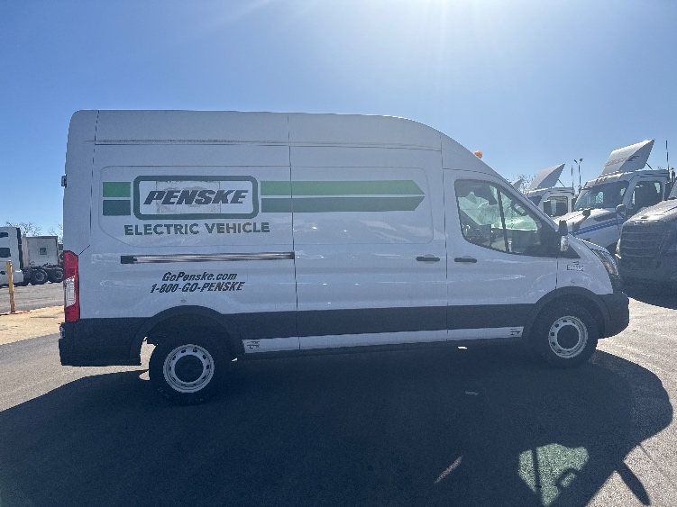 Used 2022 Ford E-Transit 350 - photo 15