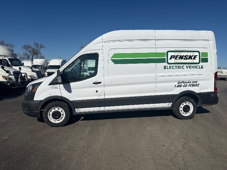 Used 2022 Ford E-Transit 350 - photo 5