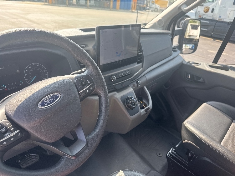 Used 2022 Ford E-Transit 350 - photo 17