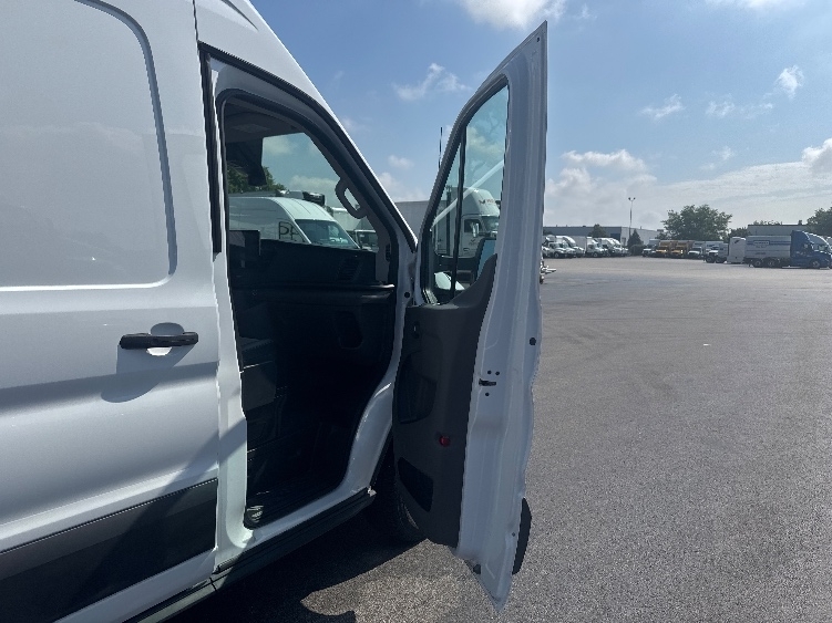 Used 2022 Ford E-Transit 350 - photo 20
