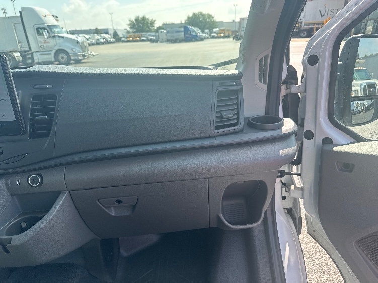 Used 2022 Ford E-Transit 350 - photo 21