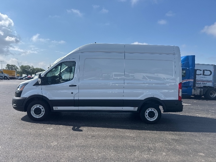 Used 2022 Ford E-Transit 350 - photo 5