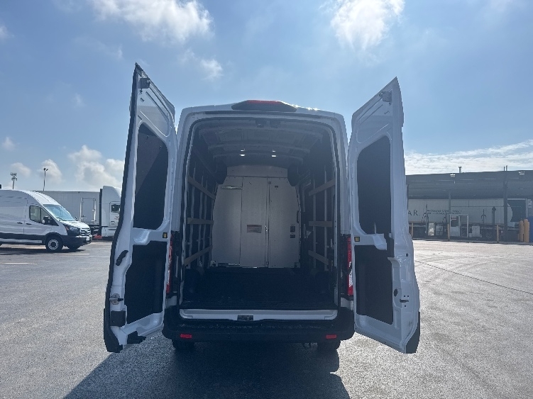 Used 2022 Ford E-Transit 350 - photo 9