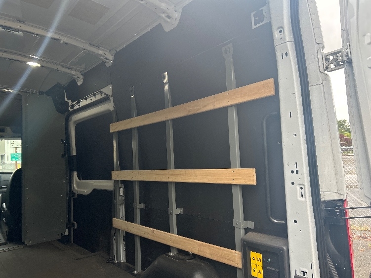 Used 2022 Ford E-Transit 350 - photo 14