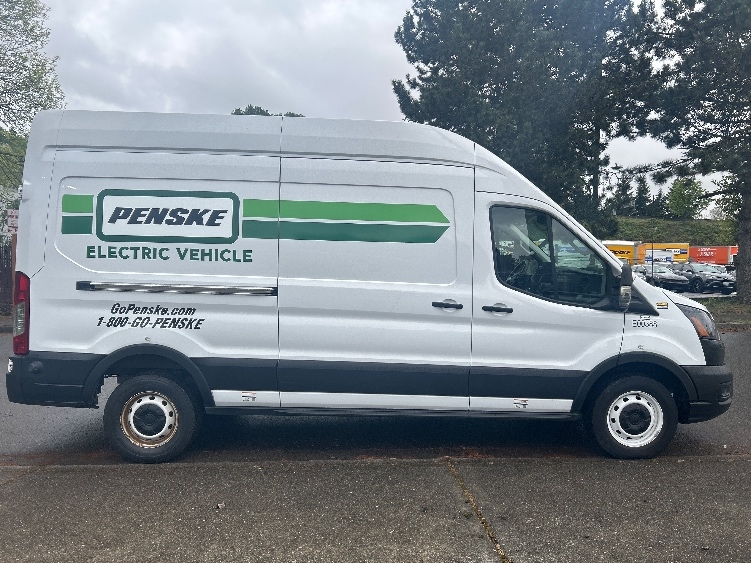 Used 2022 Ford E-Transit 350 - photo 17