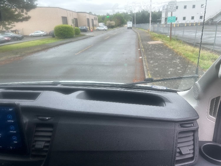 Used 2022 Ford E-Transit 350 - photo 23