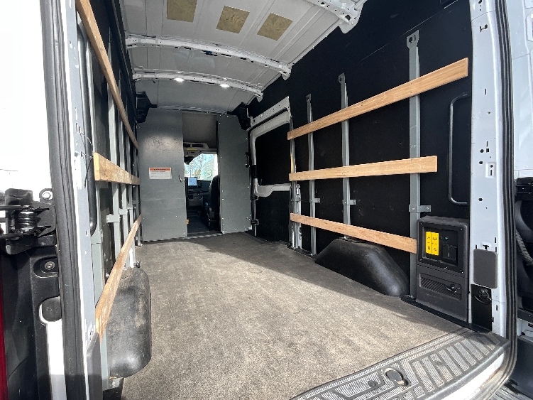 Used 2022 Ford E-Transit 350 - photo 14
