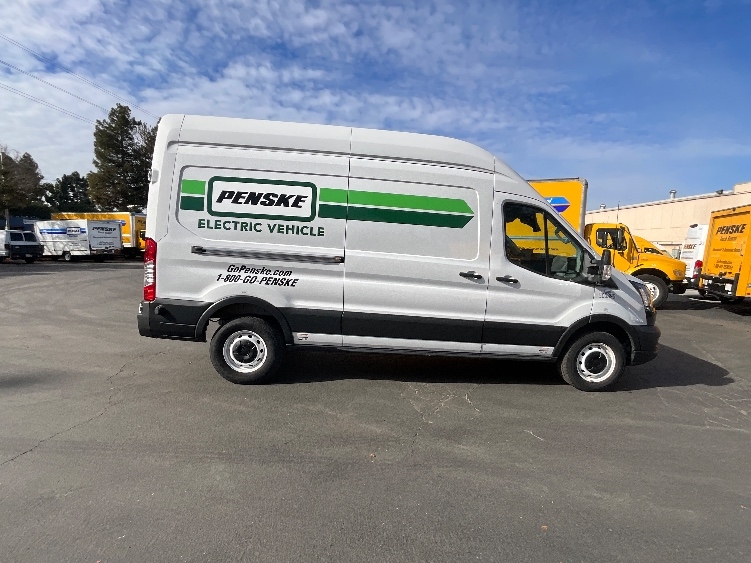 Used 2022 Ford E-Transit 350 - photo 17