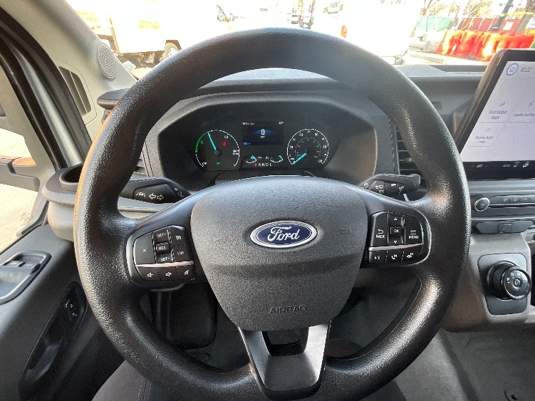 Used 2022 Ford E-Transit 350 - photo 19