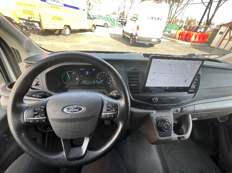 Used 2022 Ford E-Transit 350 - photo 20