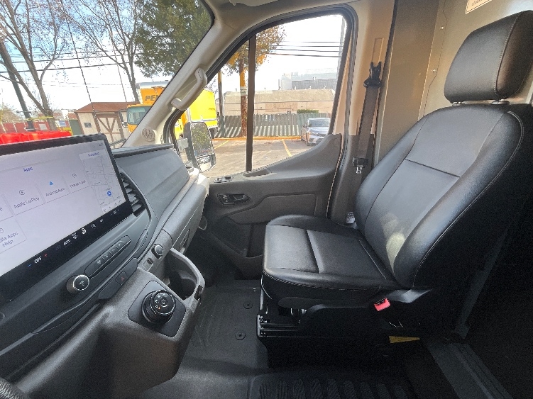 Used 2022 Ford E-Transit 350 - photo 21