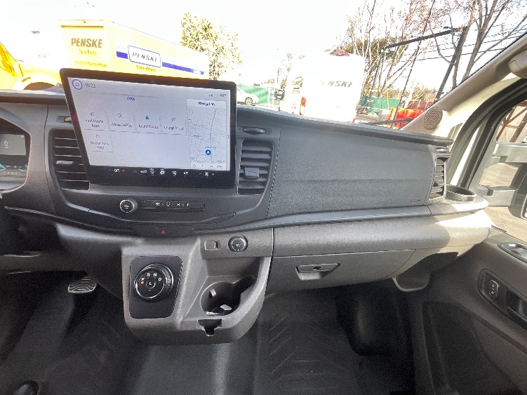Used 2022 Ford E-Transit 350 - photo 23