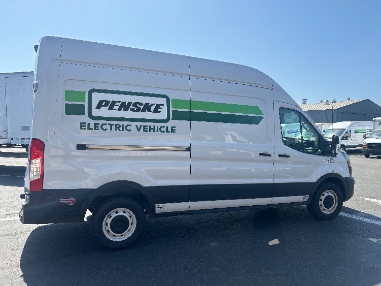 Used 2022 Ford E-Transit 350 - photo 17
