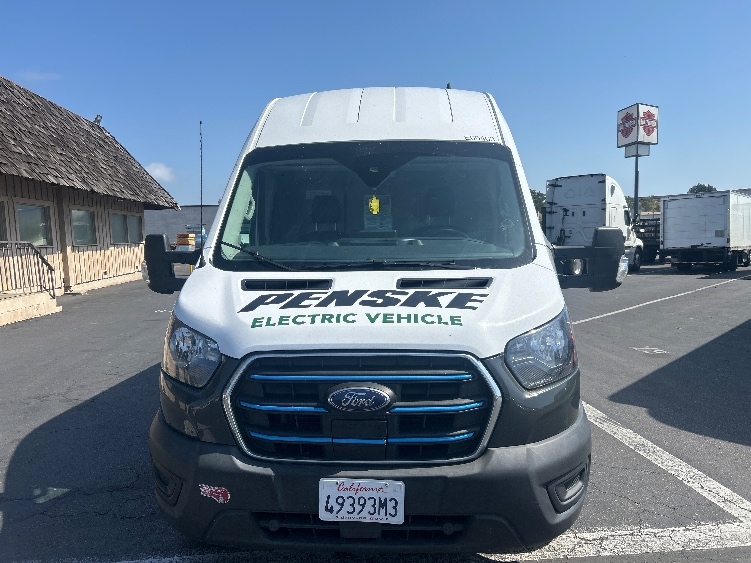 Used 2022 Ford E-Transit 350 - photo 2