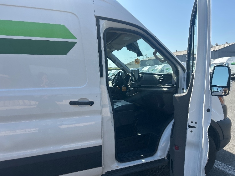 Used 2022 Ford E-Transit 350 - photo 22