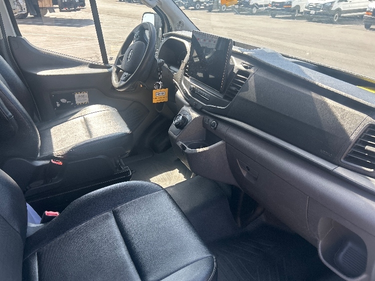 Used 2022 Ford E-Transit 350 - photo 24