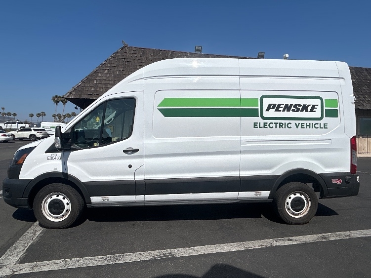 Used 2022 Ford E-Transit 350 - photo 6