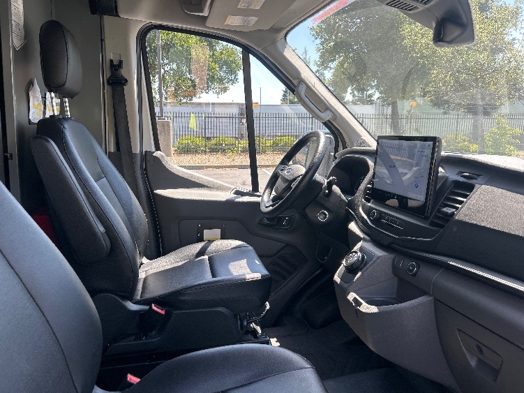 Used 2022 Ford E-Transit 350 - photo 21