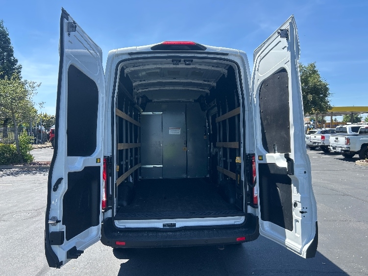 Used 2022 Ford E-Transit 350 - photo 9