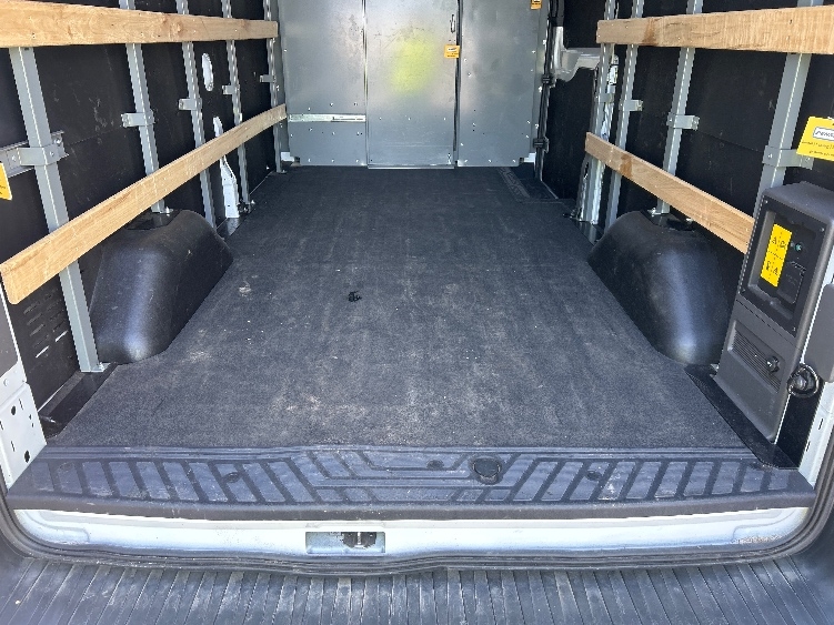 Used 2022 Ford E-Transit 350 - photo 10
