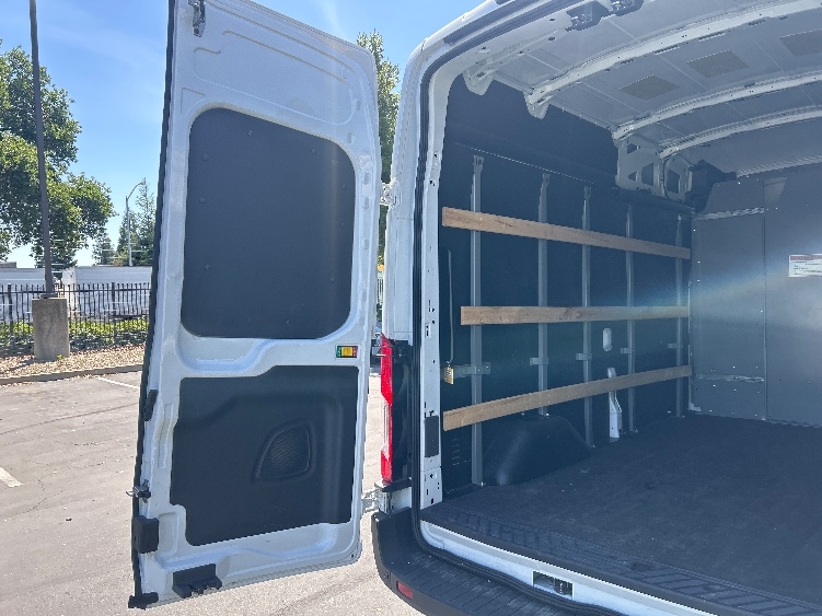 Used 2022 Ford E-Transit 350 - photo 11