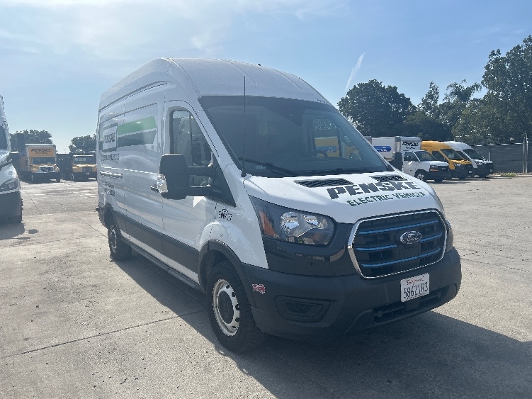 Used 2022 Ford E-Transit 350 - photo 1