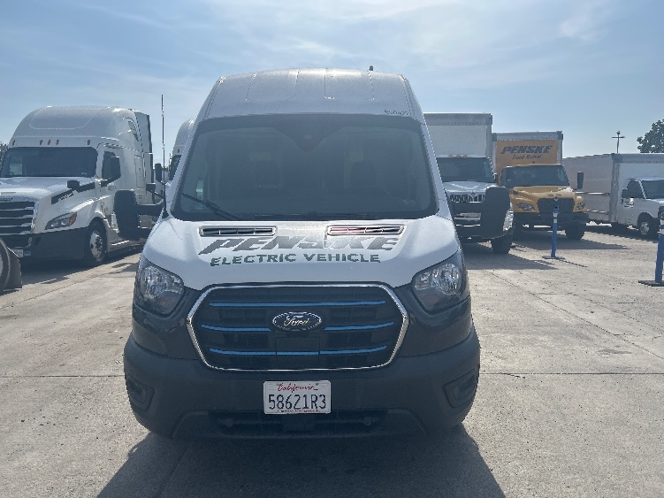 Used 2022 Ford E-Transit 350 - photo 2