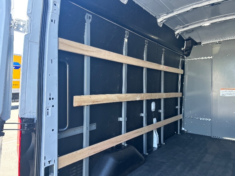 Used 2022 Ford E-Transit 350 - photo 12