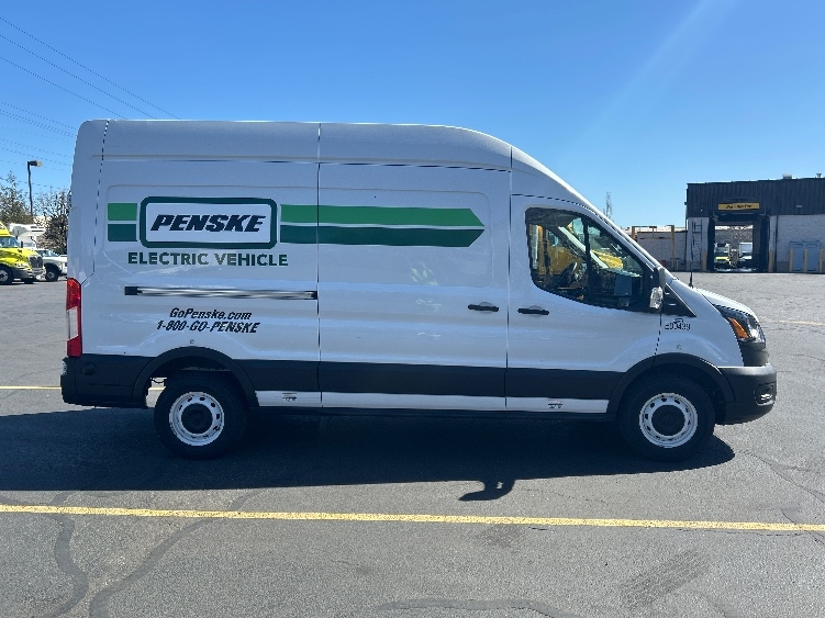 Used 2022 Ford E-Transit 350 - photo 16