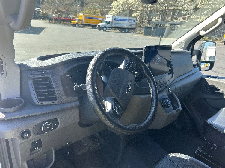 Used 2022 Ford E-Transit 350 - photo 18