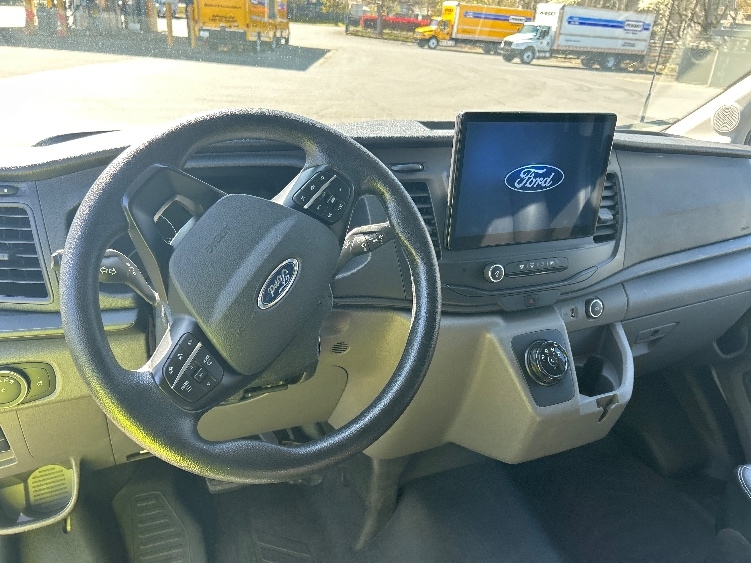 Used 2022 Ford E-Transit 350 - photo 19
