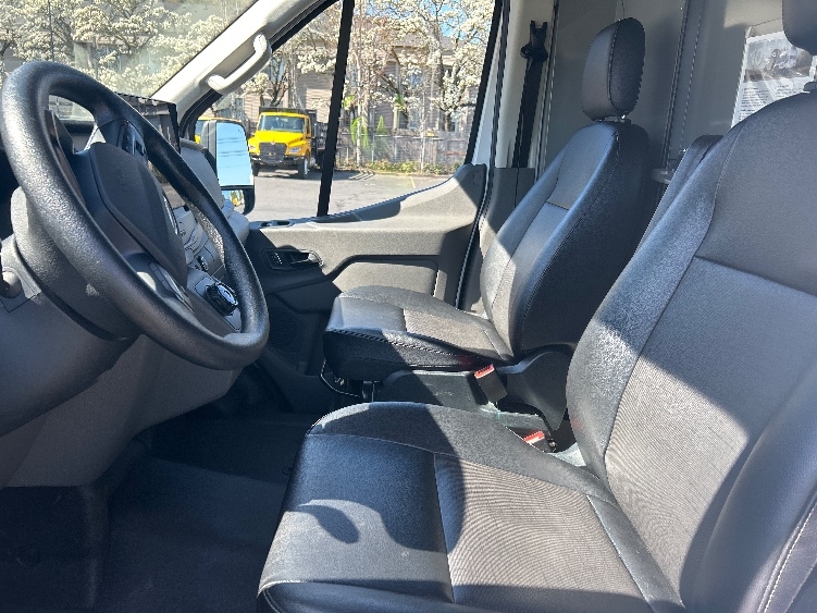Used 2022 Ford E-Transit 350 - photo 20