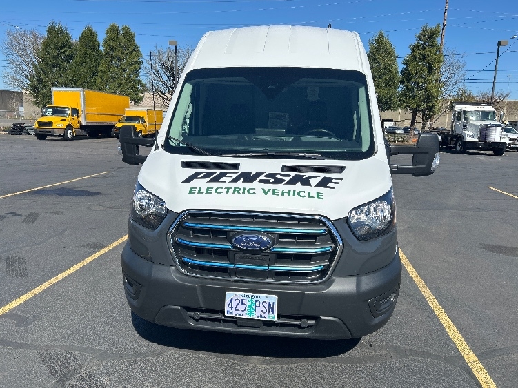 Used 2022 Ford E-Transit 350 - photo 2