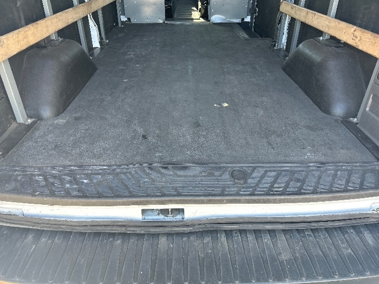 Used 2022 Ford E-Transit 350 - photo 12