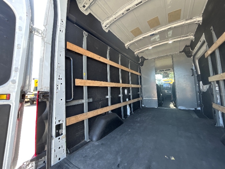 Used 2022 Ford E-Transit 350 - photo 13