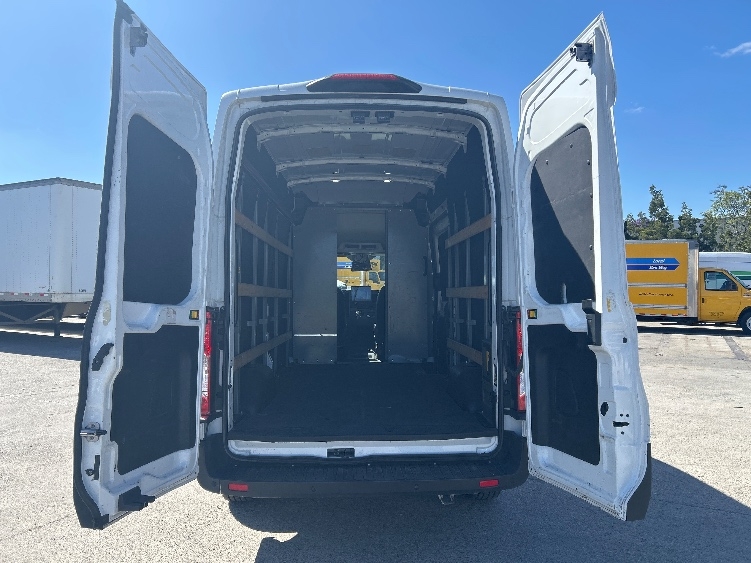 Used 2022 Ford E-Transit 350 - photo 10