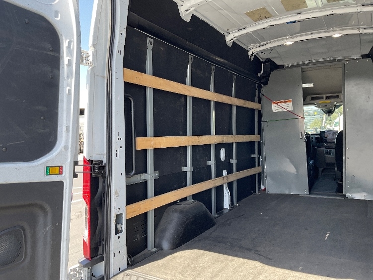 Used 2022 Ford E-Transit 350 - photo 12