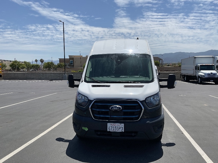 Used 2022 Ford E-Transit 350 - photo 2